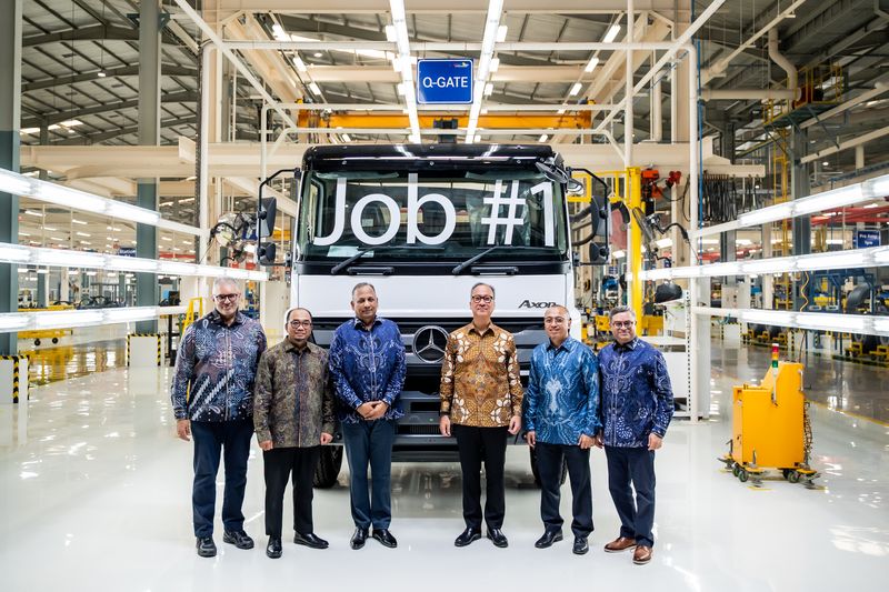 Array,Pabrik Daimler Resmi Beroperasi di Cikarang, Produksi Sasis Truk dan Bus Mercy