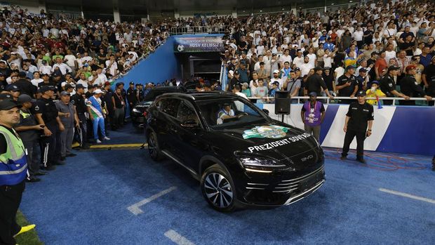 Array,Segini Harga Mobil BYD Buat Pemain Timnas Uzbekistan, Hadiah dari Presiden Shavkat