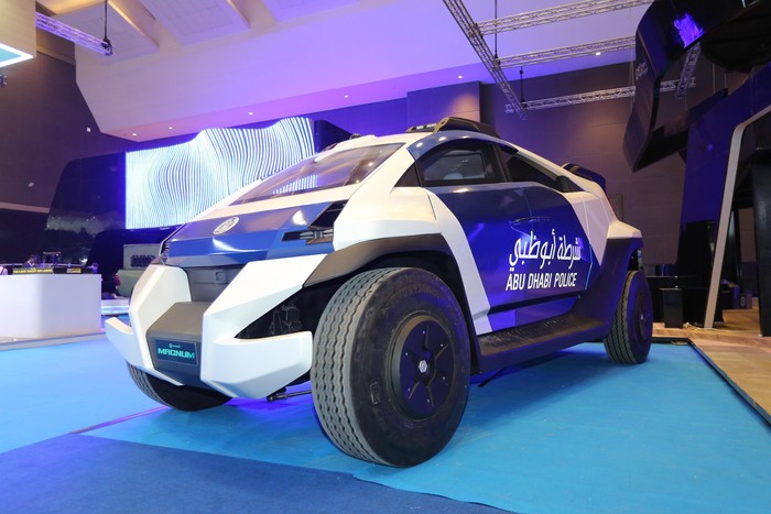 Array,Mobil Polisi Abu Dhabi Unjuk Gigi di Jakarta: Antipeluru, Bisa Beroperasi Senyap