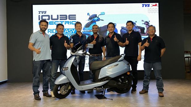 Array,Motor TVS iQube S 2025 Meluncur di Indonesia, Harganya Turun Rp 23 Juta