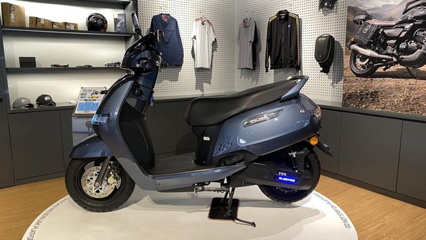 Array,Spek TVS iCube S yang Turun Harga: Jarak Tempuh 115 Km, Bagasi Muat Helm
