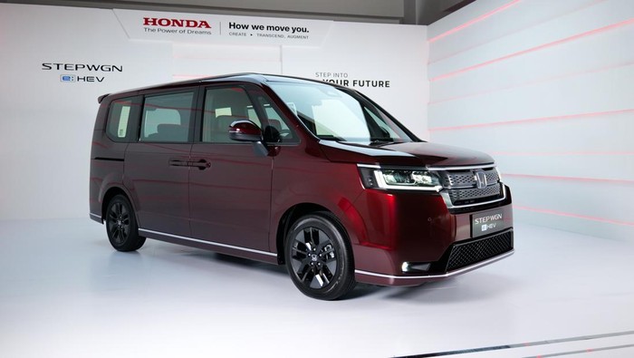 Array,Honda Step Wgn Hybrid Masih CBU Jepang, Mau Dibuat 'Made in Indonesia'?