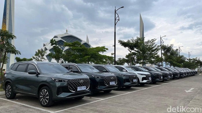 Array,Pesanan Chery Tiggo 8 CSH Membludak, SPK Tembus Segini!