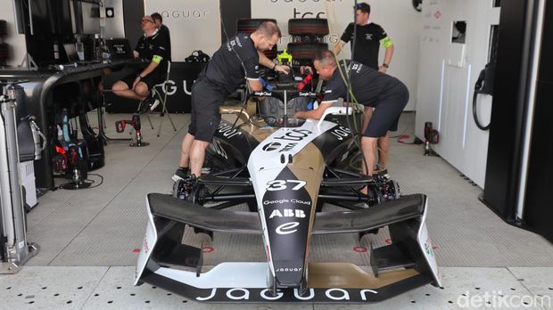 Array,Pebalap Formula E Happy Banget di Jakarta