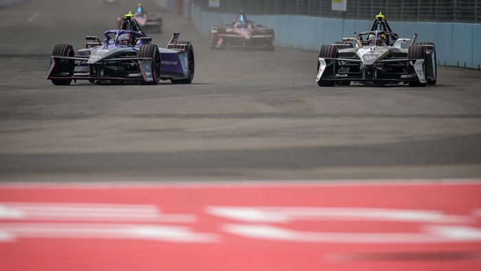 Array,Hasil Formula E Jakarta 2025: Pebalap Keturunan Indonesia Gagal Finis!