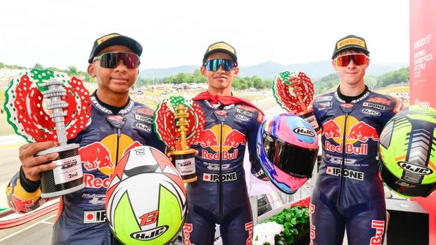 Array,Kata Pebalap Malaysia Disalip Veda Ega Persis di Depan Garis Finis Mugello