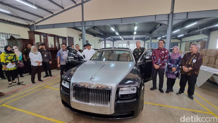 Array,Rolls-Royce Dilelang 3 Kali Akhirnya Laku Rp 2,5 Miliar, Ini Pembelinya