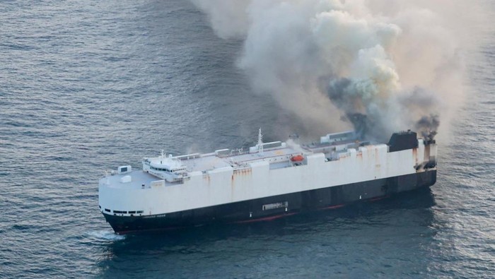 Array,Takut Terbakar di Tengah Laut, Raksasa Logistik AS Ini Tolak Angkut Mobil Listrik