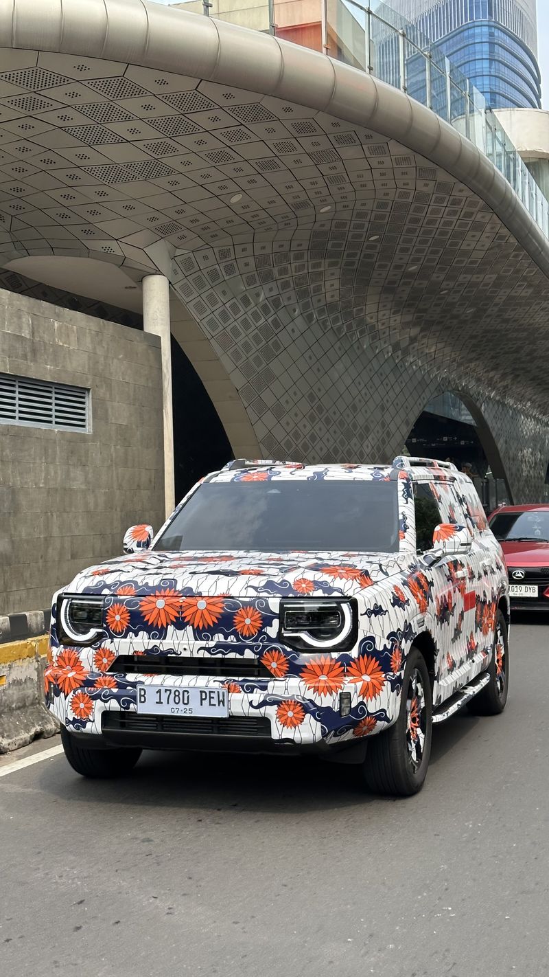 Array,SUV Misterius Diduga Mobil Hybrid BAIC Wara-wiri di Jakarta
