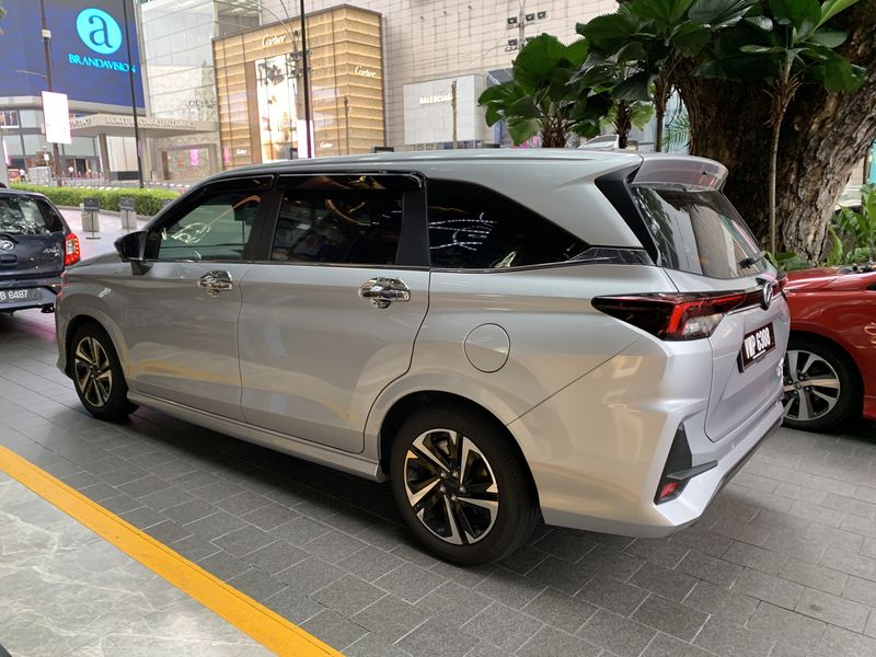 Array,Wujud Depan-Belakang Mirip Daihatsu Xenia, tapi Kok Logonya Beda?