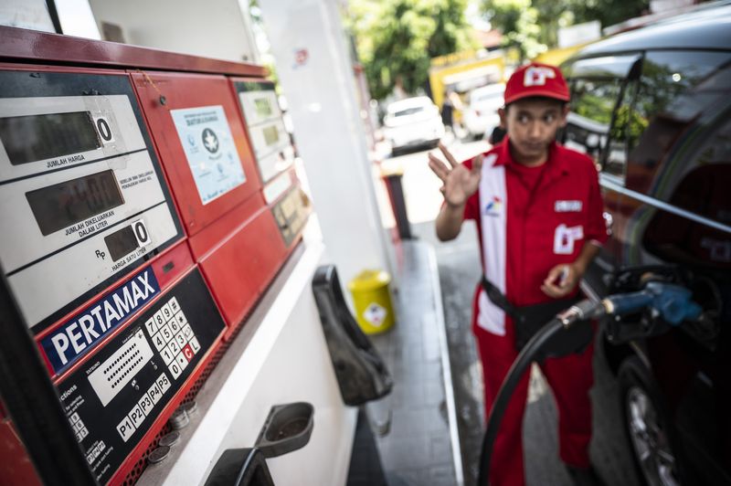 Array,Tunjangan Bensin DPR Rp 3 Juta/Bulan, Bisa Buat Beli BBM 8 Liter/Hari