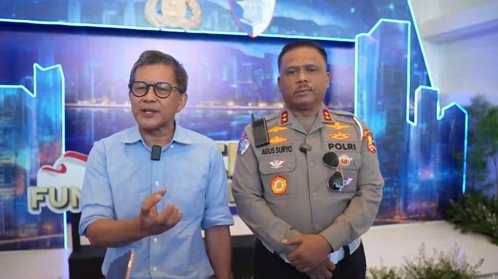 Array,Rocky Gerung soal Patwal Tetot-tetot: Bikin Orang Jadi Stress