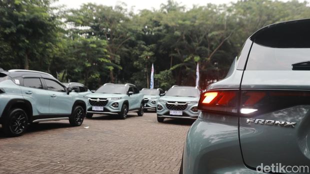 Array,Penjualan Suzuki Fronx Didominasi Varian Termahal