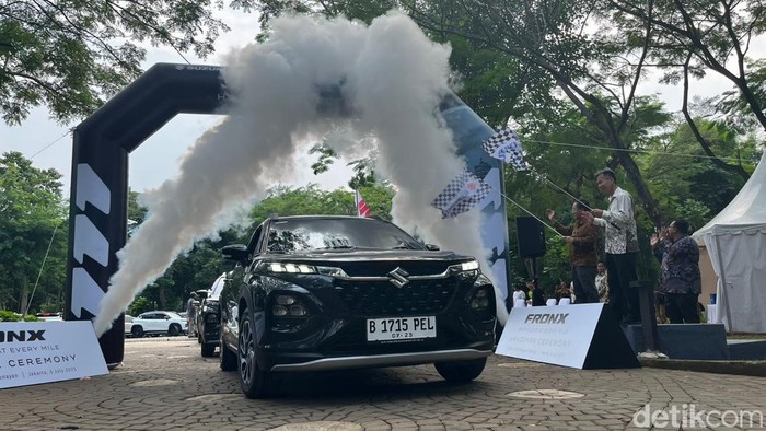 Array,Suzuki Fronx Laris Manis, Salip Toyota Raize dan Honda WR-V