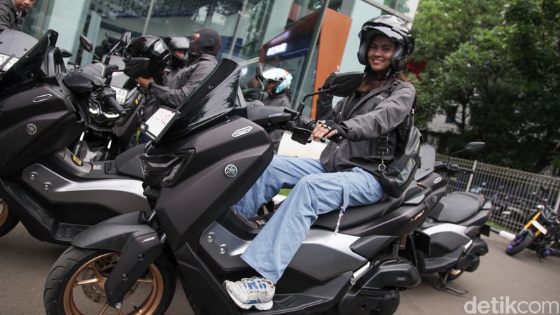 Array,Sensasi Mengendarai Yamaha Nmax Turbo di Mata Lady Bikers