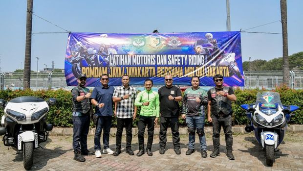Array,Ratusan Pengendara Moge Dapat Pelatihan Safety Riding dari TNI