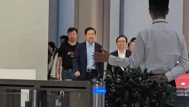 Array,Bos BYD Sambangi Pabrik Mobil Xiaomi, Ada Apa Nih?