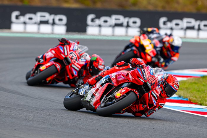 Array,Hasil MotoGP Ceko 2025: Marquez Tak Terkalahkan, Bagnaia Gagal Podium