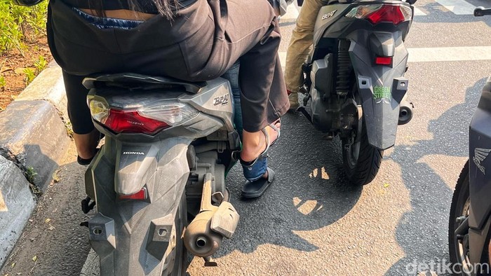Array,Banyak Beredar di Jalan Raya, Emang Boleh Motor Tak Pakai Pelat Belakang?
