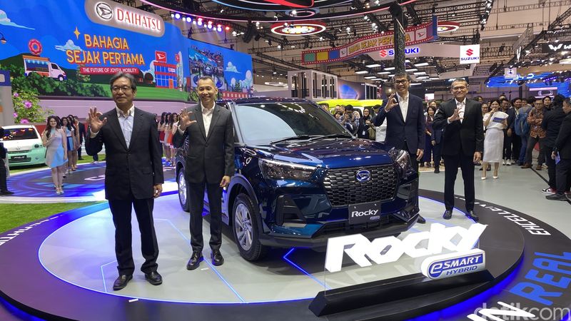 Array,Daihatsu Rocky Hybrid Meluncur di GIIAS 2025, Berapa Harganya?