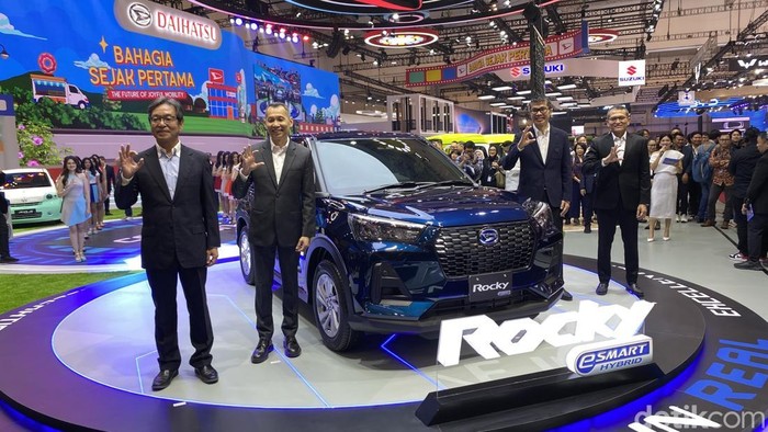 Array,Mobil-mobil Baru Daihatsu di GIIAS 2025: Sigra sampai Rocky Edisi Terbatas