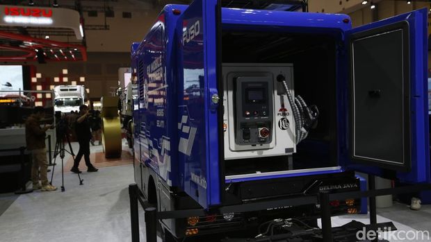 Array,Mitsubishi Fuso Bawa Truk Powerbank, Begini Wujudnya