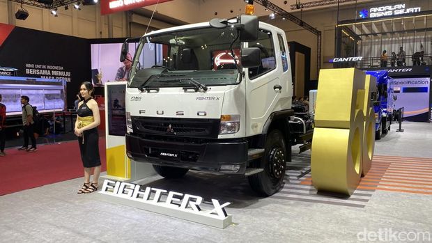 Array,Mitsubishi Fuso di GIIAS 2025: Fighter X Terbaru-Canter buat Ngecas Baterai Truk