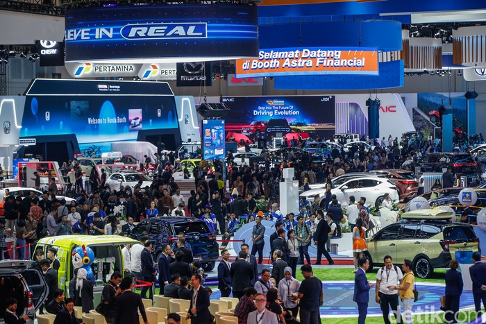 Array,GIIAS 2025: Pengunjung Membludak, Kok Transaksi Turun?