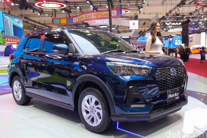 Array,Konsumen Butuh Mobil Irit BBM, Rocky Hybrid Dipesan Segini Banyak