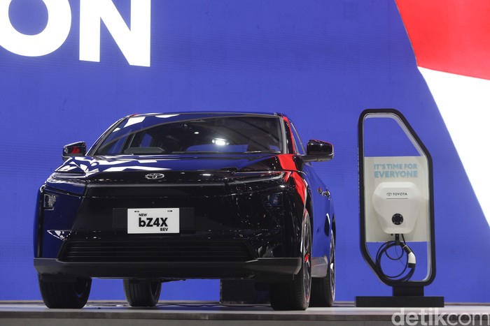Array,Segini Jarak Tempuh Toyota bZ4X Rakitan Lokal