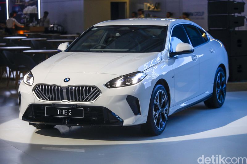 Array,BMW Pajang Seri 2, X3 Produksi Indonesia dan Si Listrik iX xDrive45