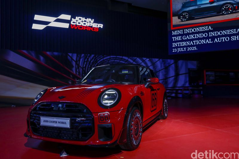 Array,MINI Countryman Ber-DNA Indonesia Hadir di GIIAS 2024