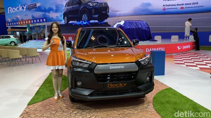 Array,Kehadiran Suzuki Fronx Ancam Daihatsu Rocky?