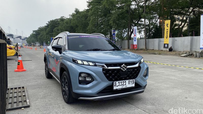 Array,Tes Suzuki Fronx di GIIAS 2025: Rasakan Performa dan Kenyamanannya