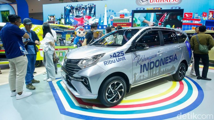 Array,Nasib Mobil LCGC: Harga Makin Mahal, Diancam BEV Murah