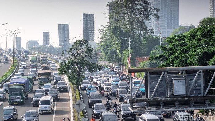 Array,Biar Nggak Kena Macet di TB Simatupang, Ini Pilihan Transportasi Umumnya