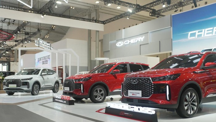 Array,Pemesanan Chery Naik Dua Kali Lipat di GIIAS 2025, Mobil Hybrid Paling Diburu