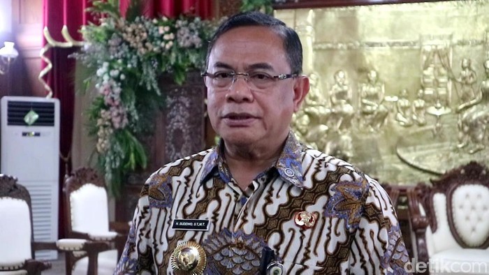Array,3 Mobil Bernilai Miliaran Milik Bupati Pati Sudewo