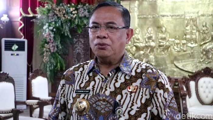 Array,Sederet Mobil Mewah Bupati Pati Sudewo yang Punya Harta Rp 31 Miliar