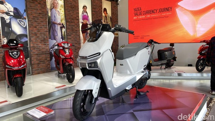 Array,Honda PCX dan Yamaha Nmax Populer di RI, Yadea Siapkan Pesaing?