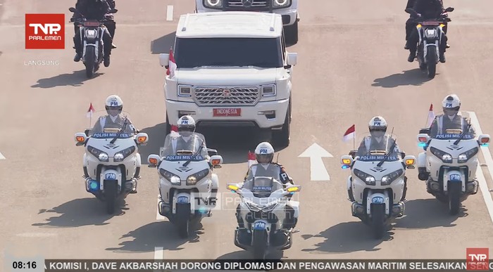 Array,Prabowo-Gibran Naik Maung Garuda Limousine ke Sidang Tahunan MPR RI