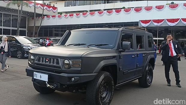 Array,Prabowo Wajibkan Menteri Naik Maung, Pakai Mobil Bagus Kalau Libur Saja