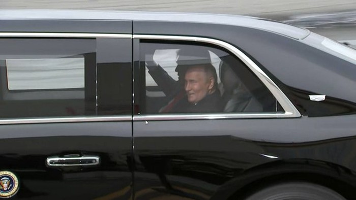 Array,Putin Semobil dengan Trump, Tumben Naik Mobil Presiden Lain