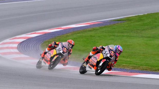 Array,Pebalap Muda Veda Ega Kibarkan Merah-Putih di Austria