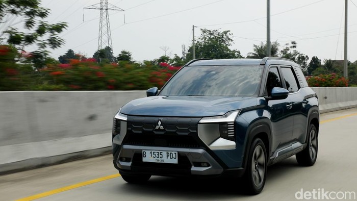 Array,20 Mobil Terlaris September 2025: Mitsubishi Destinator Tempel Honda Brio