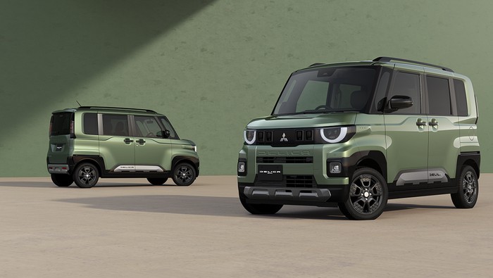 Array,Mitsubishi Delica Mini Meluncur, Harga Mulai Rp 200 Jutaan