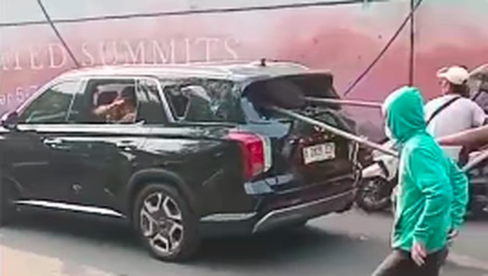 Array,Nasib! Hyundai Palisade Pelat ZZH Diamuk Massa Demo, Bisa Klaim Asuransi?