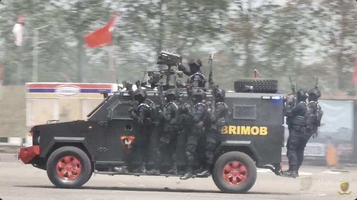Array,Kemampuan Antipeluru Rantis Brimob yang Lindas Driver Ojol Affan Kurniawan