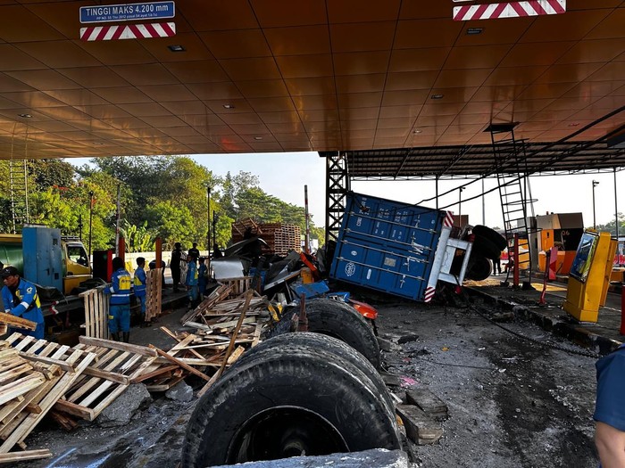 Array,Status Uji KIR Truk yang Tabrak Gerbang Tol Ciawi