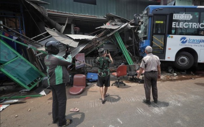 Bus Listrik Transjakarta Kecelakaan di Setiabudi: Bukan karena Rem Blong